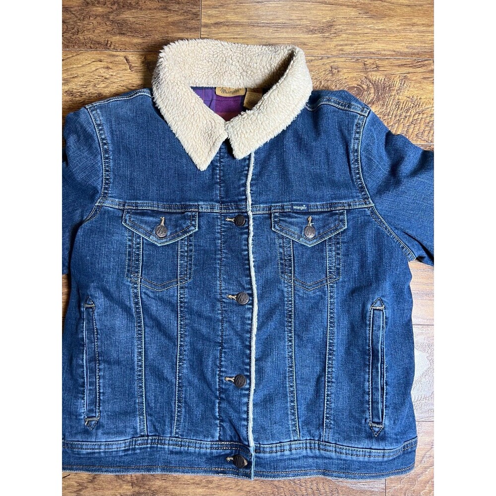 Wrangler Women's Flannel Lined Sherpa Trim Denim Barn/Trucker Jacket size Large